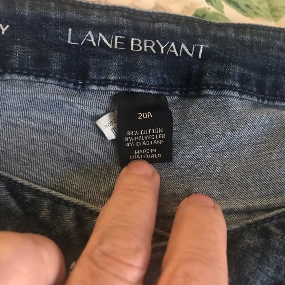 Lane Bryant distressed jeans size 22R great condition